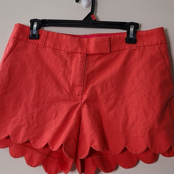 Scalloped Hem Coral Shorts - Picture 1 of 5